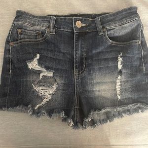 Only been worn 3 times! Also waist size is 27 and they are also curvy!!!